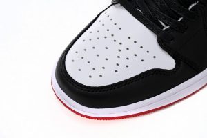 Fake Air Jordan 1 Low OG "Black Toe"